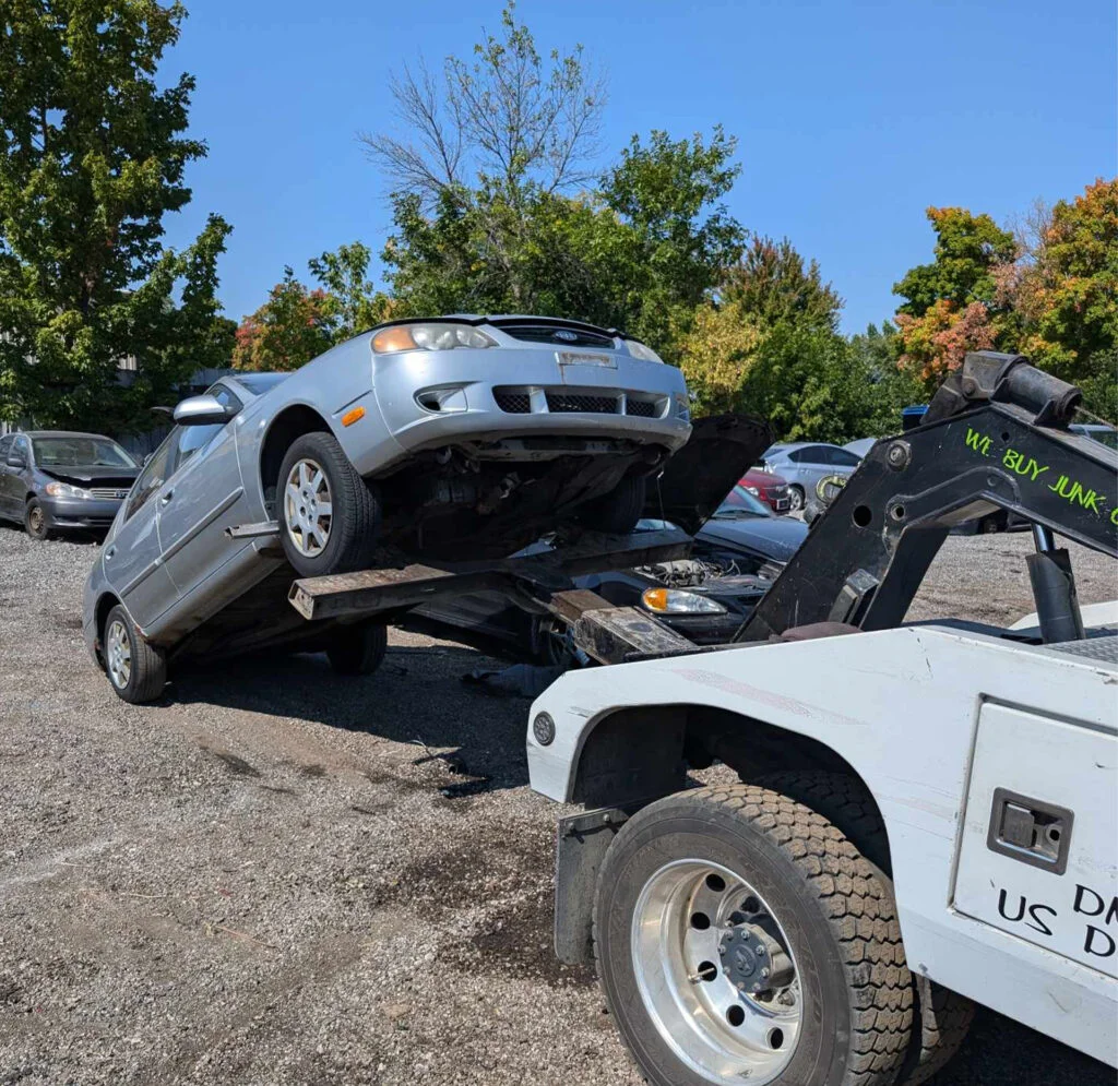 Tow truck removing an unwanted vehicle in Orlando Florida