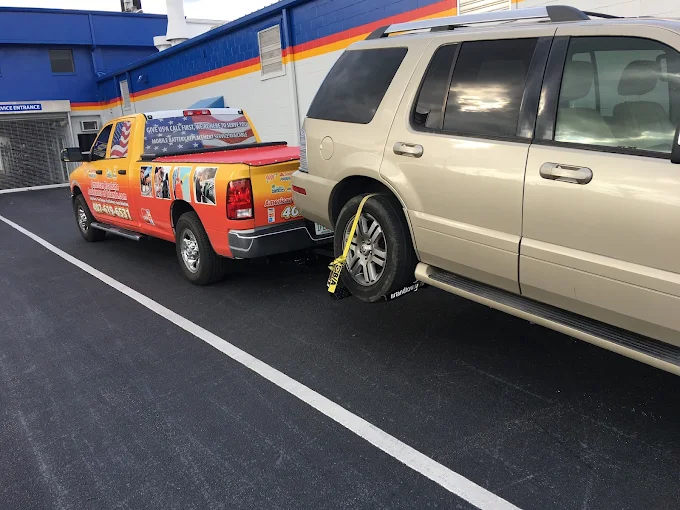 Orlando towing services truck ready to transport a disabled vehicle